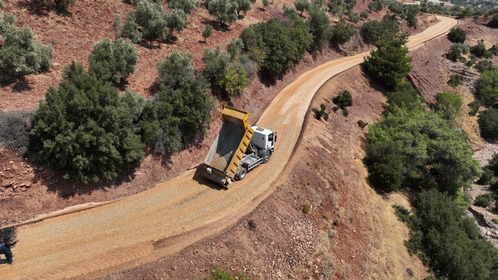 KIRIKHAN İLE BELEN’İ BAĞLAYAN 9 KM’LİK YOL YENİLENİYOR