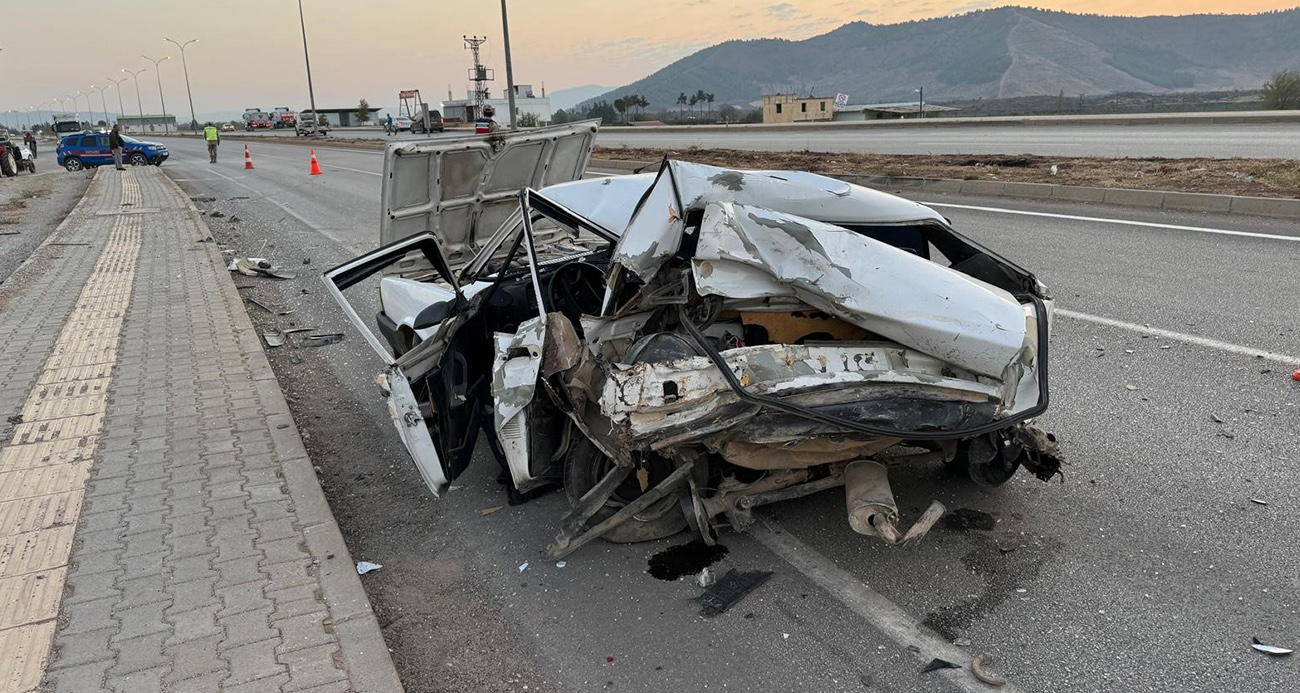 Hurdaya dönen  Tofaş 16 yaşındaki çocuğa mezar oldu